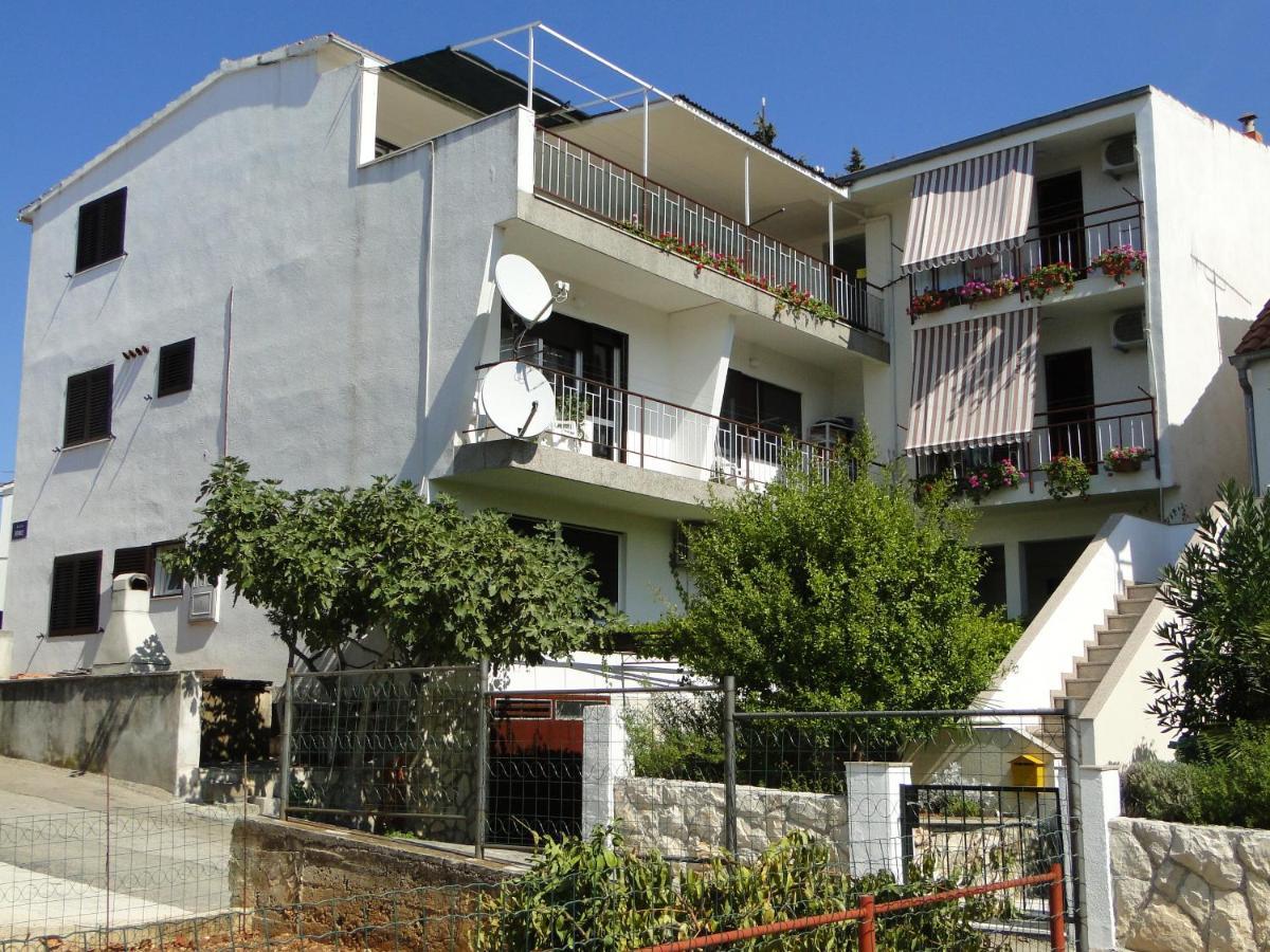 Lucija Apartment Primosten Exterior photo